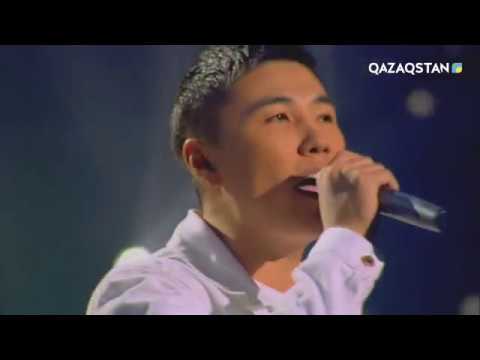 Видео: Омар әзірбайжан тілінде ән шырқап жарыс күнінің жеңімпазы атанды