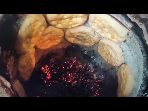 Видео: Как в старину табасаранцы пекли хлеб и чуду в тандыре!