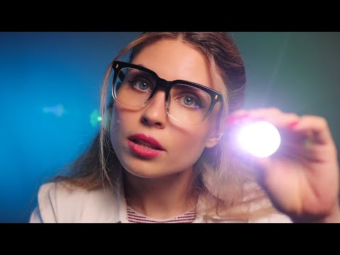 Видео: ASMR: очень подробный осмотр глаз *Световые триггеры, тесты на зрение, дальтонизм* Медицинская ро...