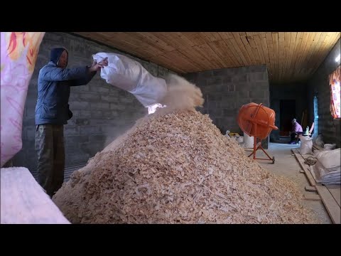Видео: Утепление 6с потолка в бане за 5 000 рублей Засыпка