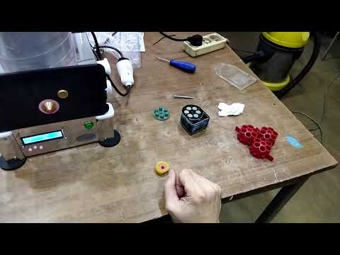 Видео: Получение восковок в твердых прессформах, инжектор Дипполь.