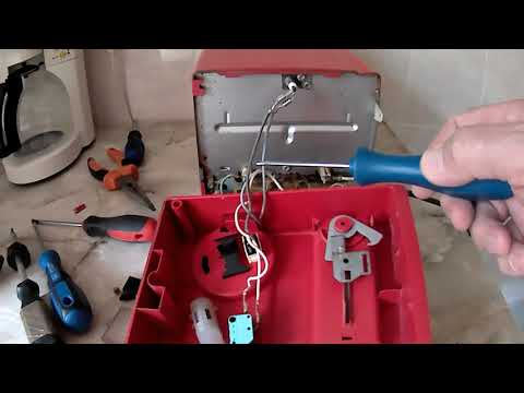 Видео: Если любой тостер включается и работает, но не отбрасывает! Простой ремонт. Guru from the USSR.