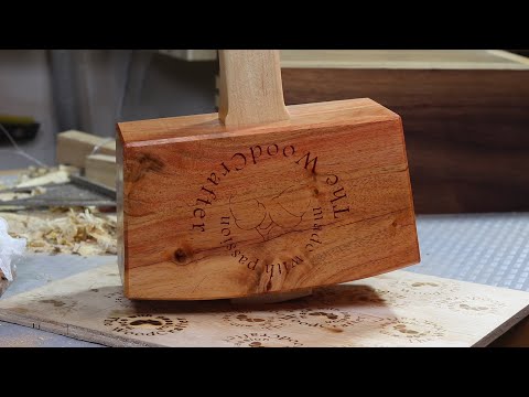 Видео: изготовление молотка из рожкового дерева