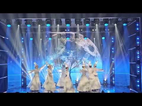Видео: «Айдындағы Аққулар»биі, қоюшы: Бегзат Ағияр.Алтынай Мемлекеттік халық би ансамблі