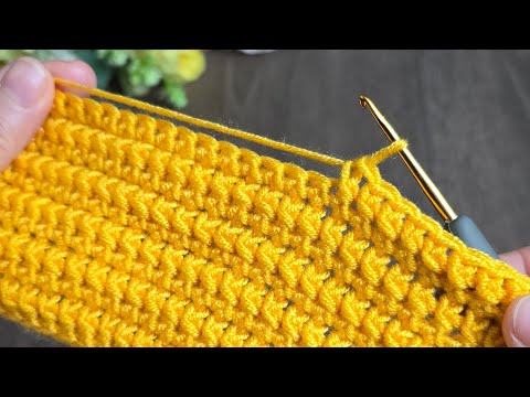 Видео: {САМЫЙ ПРОСТОЙ!! Как связать крючком детское одеяло | За один день | Для начинающих (от А до Я)} ...