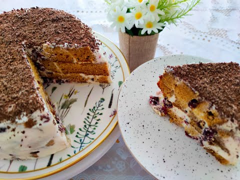Видео: Торт " МЕДІВНИК " без Розкачування Коржів, з Журавлиною ! HONEY CAKE with Cranberries !