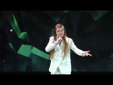 Видео: Карабаева Ариана 12 лет "Парус" сл. А. Лефлер, муз. А. Лефлер