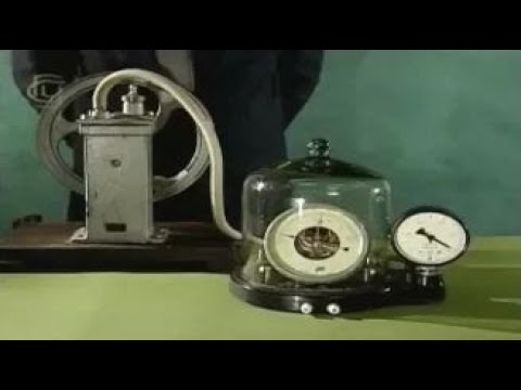 Видео: Опыты по физике. Устройство и действие барометра-анероида