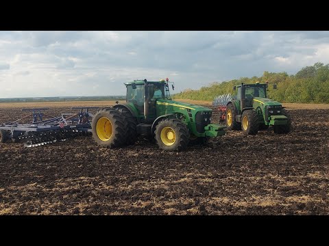 Видео: Сахарная Свекла 2021-2022.Вспашка, Трактор JOHN Deere 8430. Будни тракториста. 8-курпусный плуг.