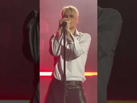 Видео: «ТАНЦЫ НА СТЕКЛАХ» Crocus City Hall Москва, 09.03.2024