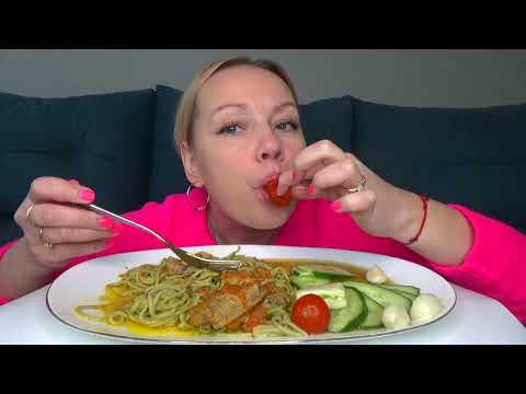 Видео: МУКБАНГ ОТ КОРОЛЕВЫ СОСИСОК, СПАГЕТТИ ШПИНАТНЫЕ, КУРИЦА В МАРИНАДЕ, СОЛЕНЬЯ И КОНЕЧНО ЖЕ ЛУК/не АСМР