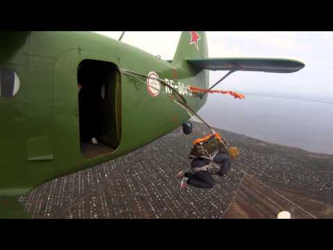Видео: Парашютные прыжки в Ульяновске. Видео с крыла Ан-2