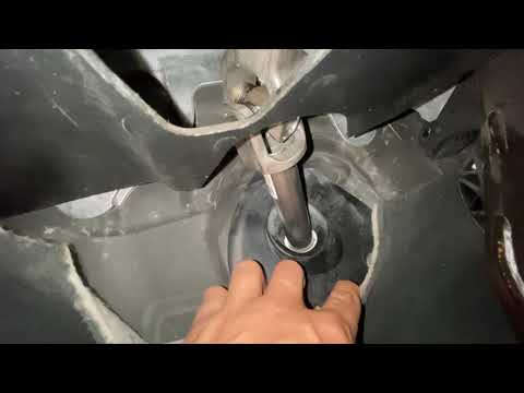 Видео: Хруст и скрип при повороте руля Audi A4,A6,A7. РЕШЕНО.
