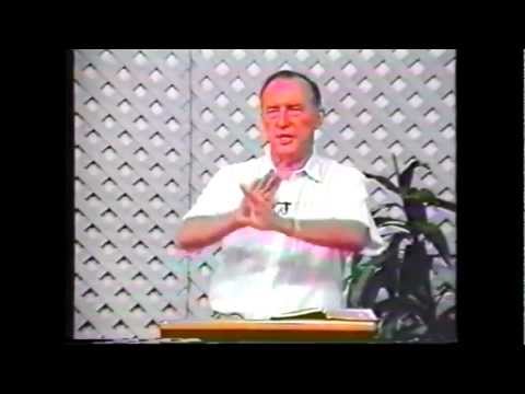 Видео: Душевный или духовный (1 из 2) - Дерек Принс