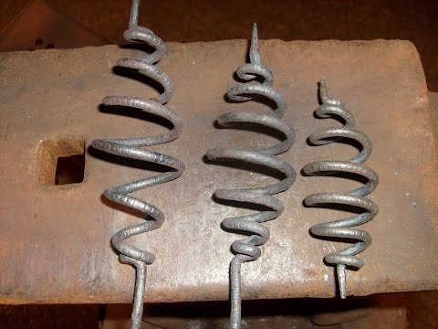 Видео: Художественная ковка,кованые элементы шишка,усик.