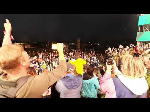 Видео: Дикая мята отменяется, сообщение Андрея Клюкина. Выступление групп The Hatters и Mgzavrebi