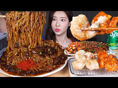 Видео: ASMR MUKBANG | Лапша с черной фасолью ★ Креветки чили и сливочные креветки🍤 Пикантное луковое кимчи!