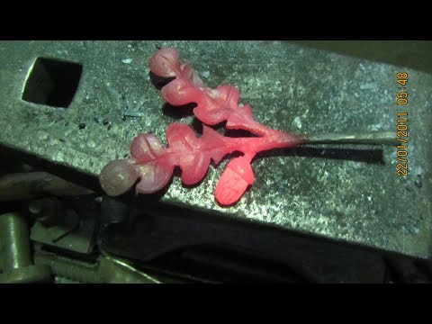 Видео: Художественная ковка. Ковка листьев дуба с жолудями для сувенира