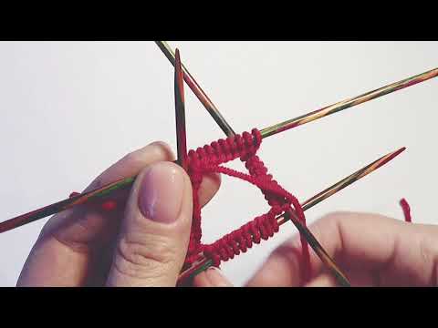 Видео: Вязание носков: соединение петель в круг