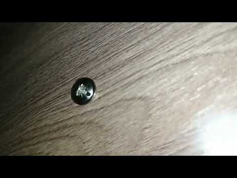 Видео: Как починить обувницу с вечно падающими полками