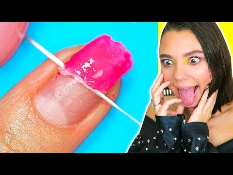 Видео: Крутые Лайфхаки Для Красоты! Снимаем лак с ногтей ниткой