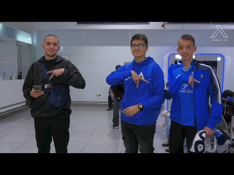 Видео: Снимки за спомен с левскарите на летище "Варна"