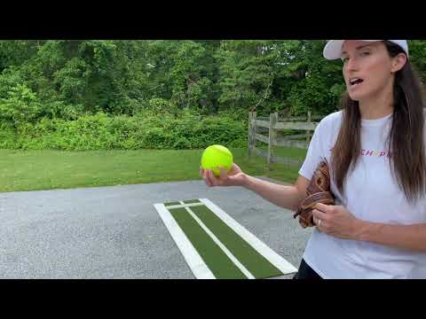 Видео: Питчинг в софтболе: как бросать мяч