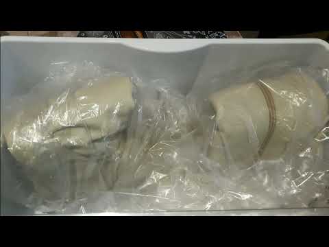 Видео: Как растянуть обувь в домашних условиях.Супер метод.