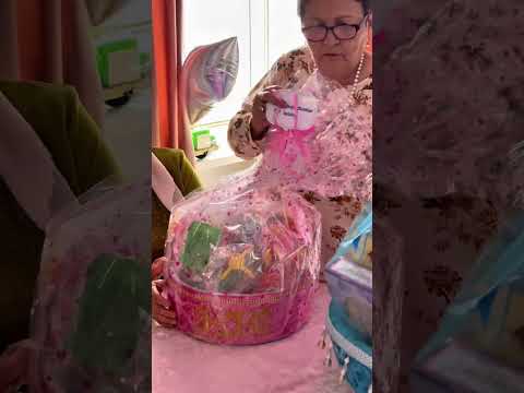 Видео: 1 жас Сүйеніш-Әли