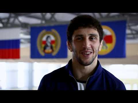 Видео: По-чесноку Заурбек Сидаков