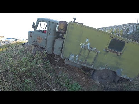 Видео: Девушка проходит препятствие на Газ66, первый раз зарулём!!!