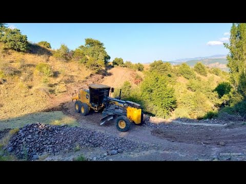 Видео: Лесные дорожные работы автогрейдера John Deere 670 GP? #johndeere #грейдер