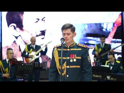 Видео: Денис Яковлев - "Өмір өзен" (сл. М. Шаханова, муз. Ш. Калдаякова)