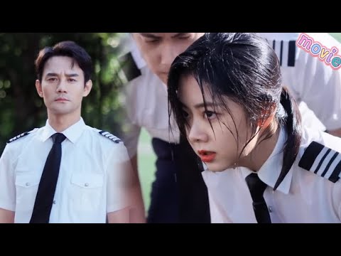 Видео: Любимую ученицу облили💦Холодный инструктор срывается, защищает её несмотря на обвинения😭💔