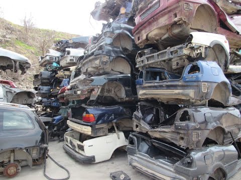 Видео: Собствениците на стари коли в Русе вече ги издават за скрап
