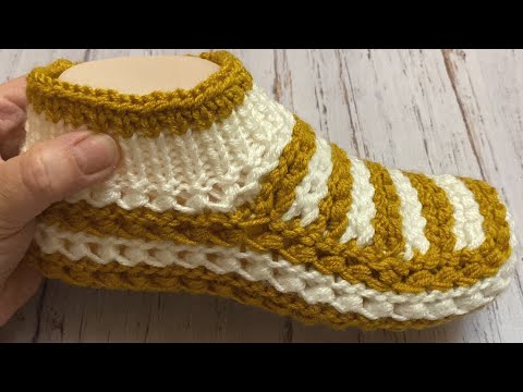 Видео: ОЧЕНЬ ТЕПЛЫЕ И УДОБНЫЕ !!! Тапочки-следки на двух спицах без швов 1 ЧАСТЬ  //  patik modelleri