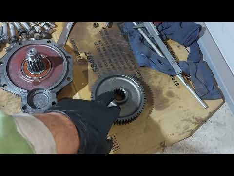 Видео: МТЗ 152 ремонт заднего моста. Попытка #1