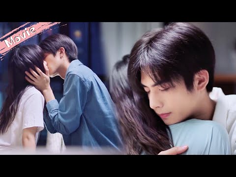 Видео: Сестра в ярости, брат внезапно поцеловал! Первый поцелуй — шок и сладость🫣