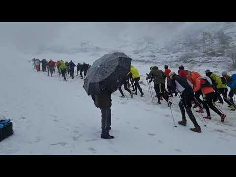 Видео: Elbrus Red Fox Race, старт и вверх)
