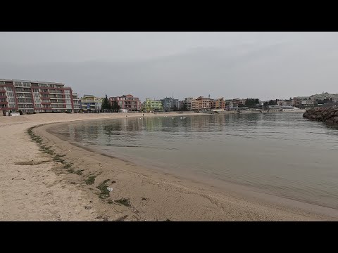 Видео: Прогулка  в пасмурную погоду по берегу Чёрного моря с.Равда, Болгария /Ravda, Bulgaria