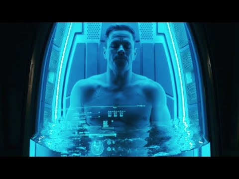 Видео: Он находился в капсуле 10 000 лет, все время поглощая человеческие способности