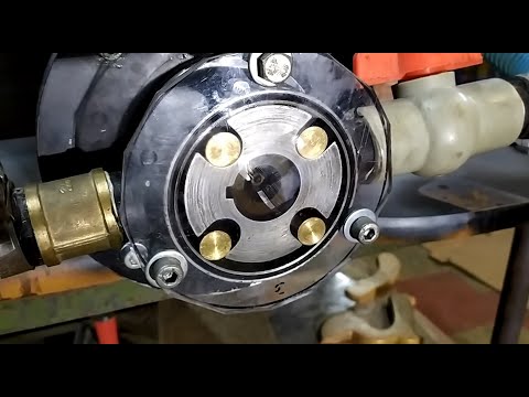 Видео: Роликовый насос для вязких жидкостей. Принцип работы.