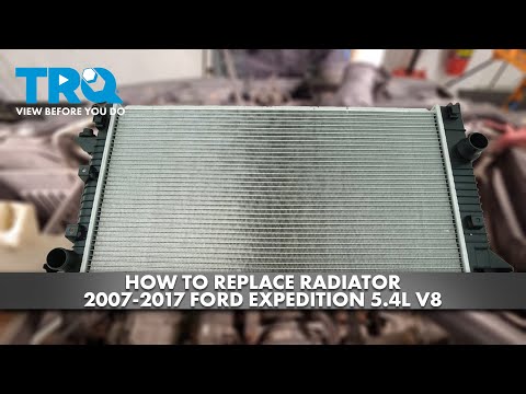Видео: Как заменить радиатор Ford Expedition 5.4L V8 2007-2017