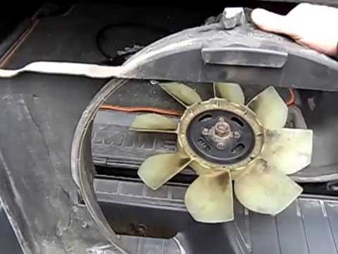 Видео: Hummer H3 Замена помпы