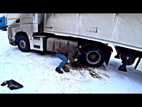 Видео: ‼️Реалии Зимнего Дальнобоя‼️ Помощь на дороге❄Шоферское Братство💪