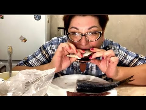 Видео: ЭХ/ПОЖРЕМ😉/МУКБАНГ САМАЯ ЖИРНАЯ СЕЛЕДКА😉/