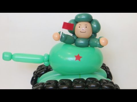 Видео: Танкист в шлеме из шаров / Tankman in helmet of balloons