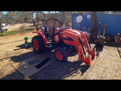 Видео: Компактный трактор Branson 2515h, гидравлический, сервисное обслуживание 50 часов, масло и фильтр...