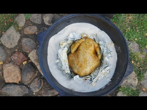 Видео: КУРИЦА ПОД СОЛЬЮ В КАЗАНЕ НА КОСТРЕ