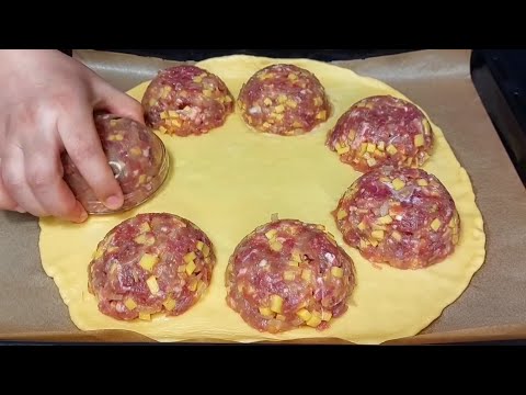 Видео: Мама научила! Теперь кто пробуют просят рецепт! Сьедаются в один миг! Вкусный мясной пирог.